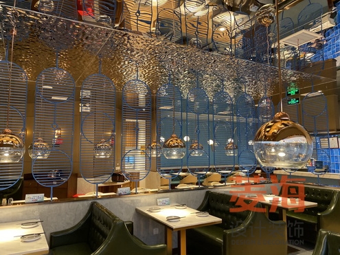 干鍋牛蛙店餐位設計